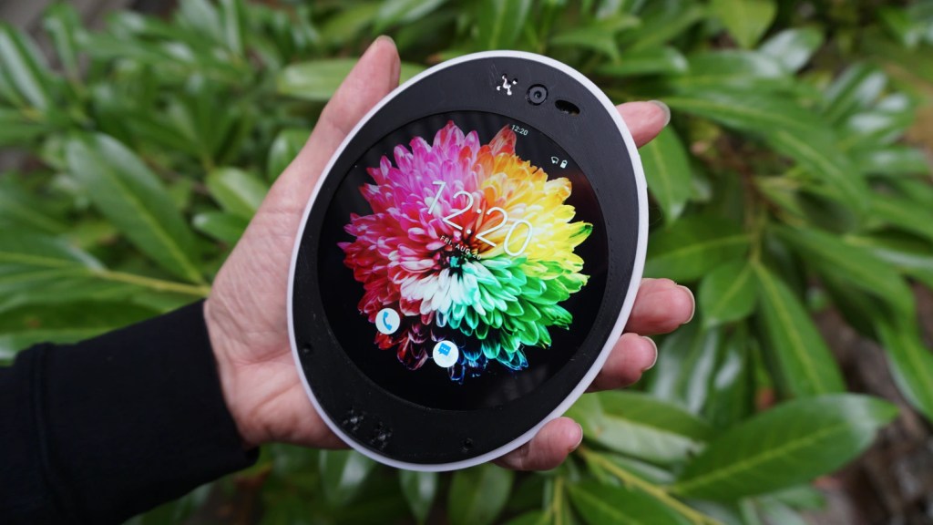 CYRCLE PHONE 2.0: Lo SMARTPHONE OVALE ed ECOLOGICO… GENIALATA o&nbsp;VACCATA?